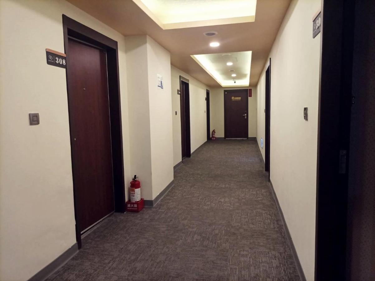 Crystal Hotel Пулі Екстер'єр фото