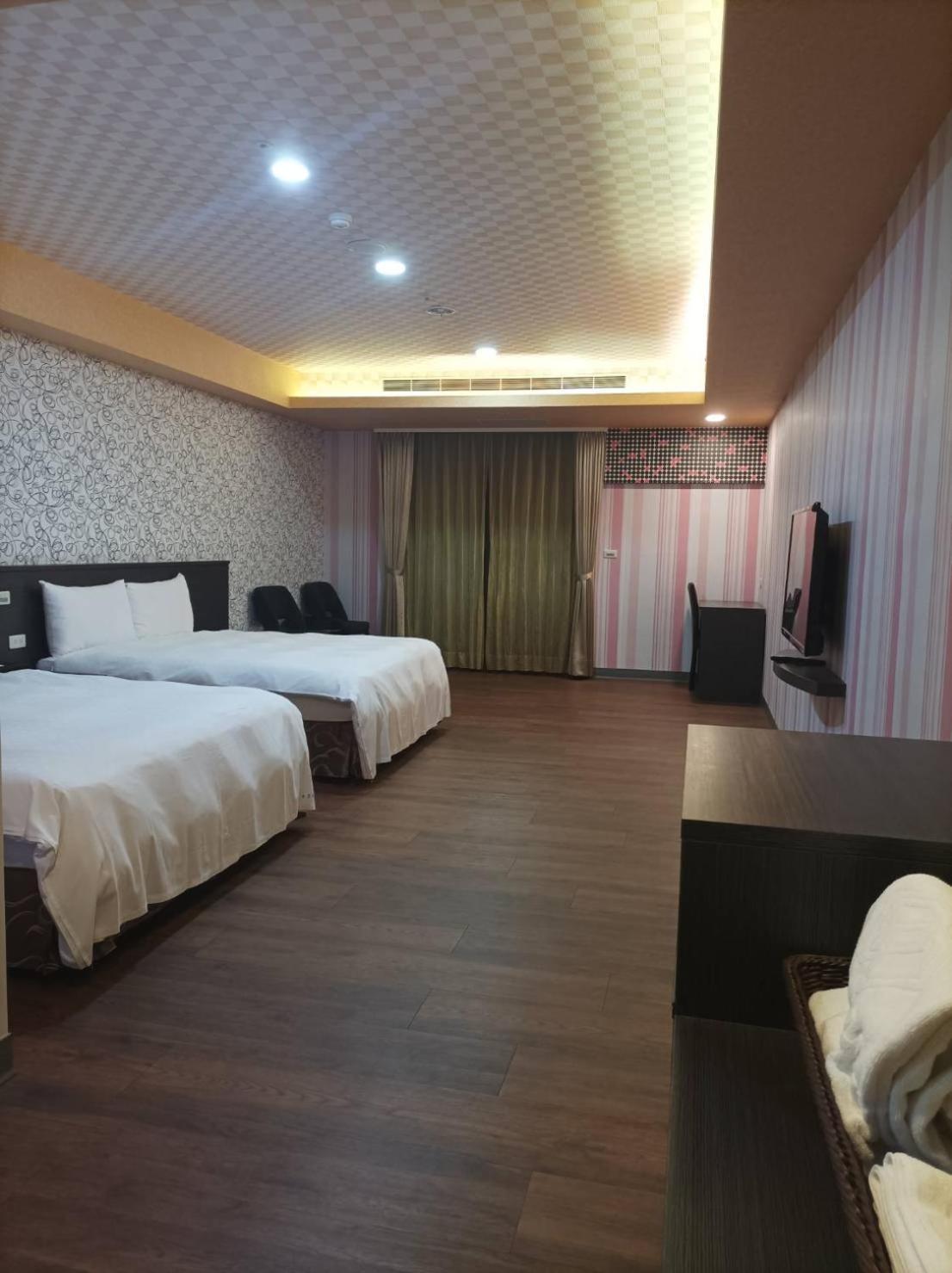 Crystal Hotel Пулі Екстер'єр фото
