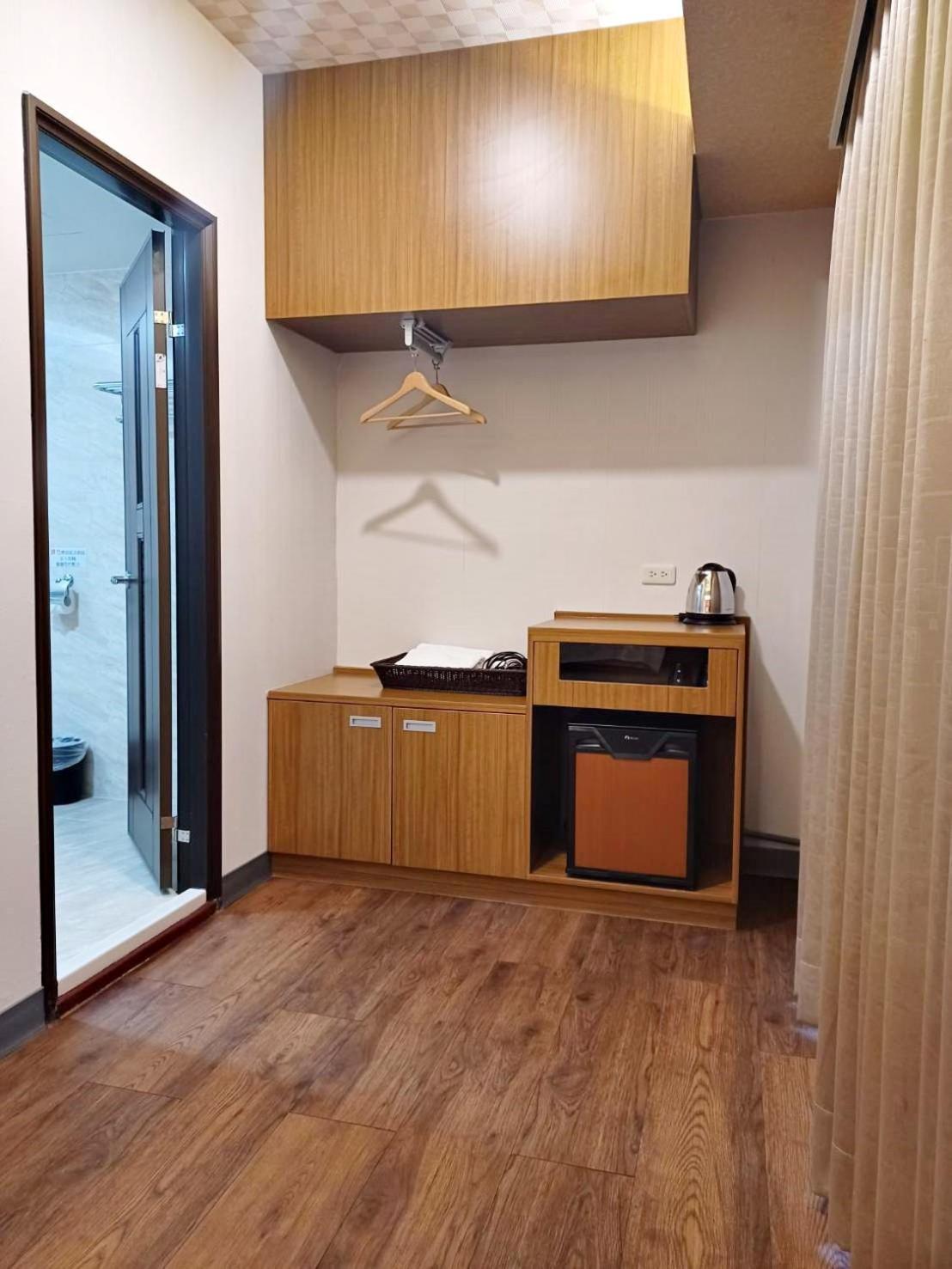 Crystal Hotel Пулі Екстер'єр фото