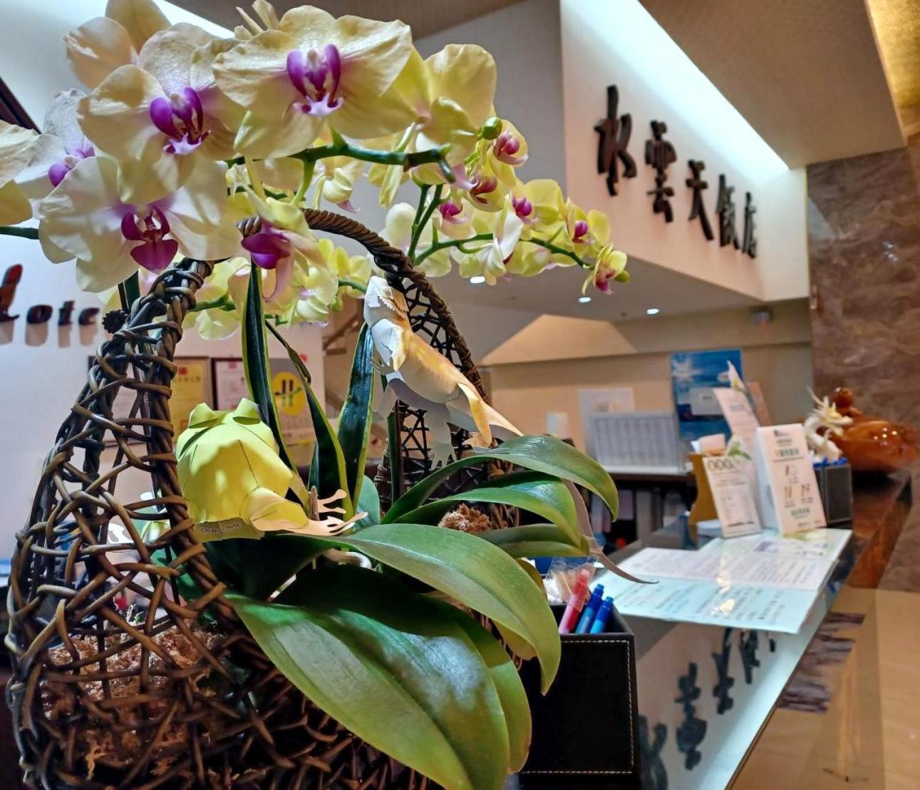 Crystal Hotel Пулі Екстер'єр фото